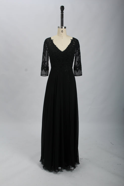 Black lace half-sleeve mother-of-the-bride gown, V-neck, A-line skirt